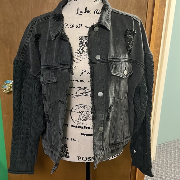 Jean jacket - Picture 3 of 5